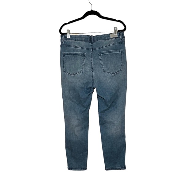 Jones New York | Light wash Lexington Skinny Crop Jeans with Stretch - Picture 2 of 5